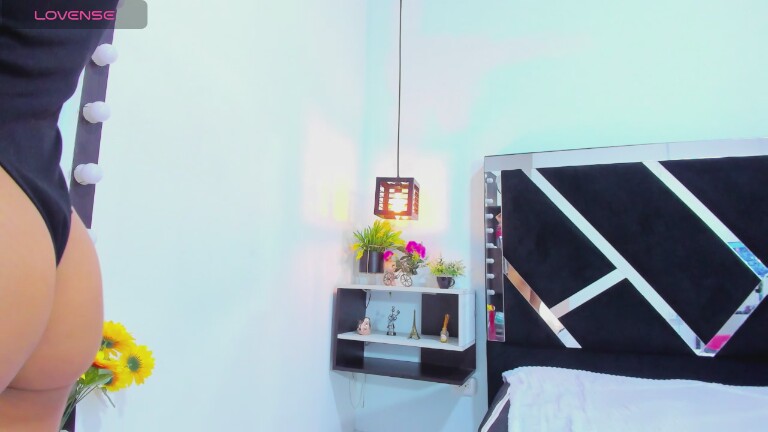 iisabellanoa's Streamate show and profile