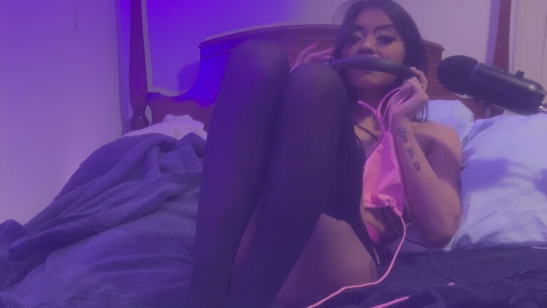 thesilkybaby's Streamate show and profile