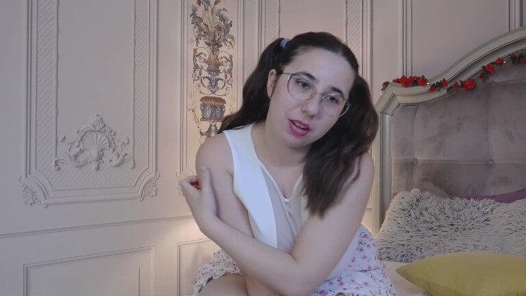 HAZELs's Streamate show and profile