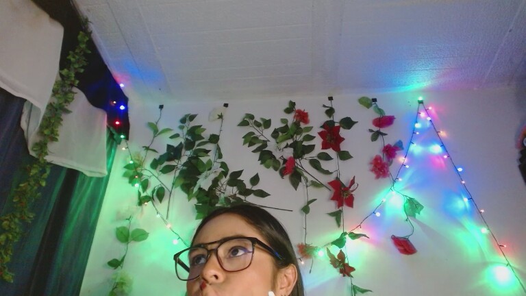 CHARLOTTEROGUE's Streamate show and profile