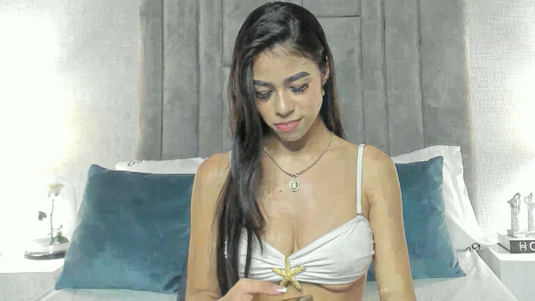 ZairaAbad's Streamate show and profile