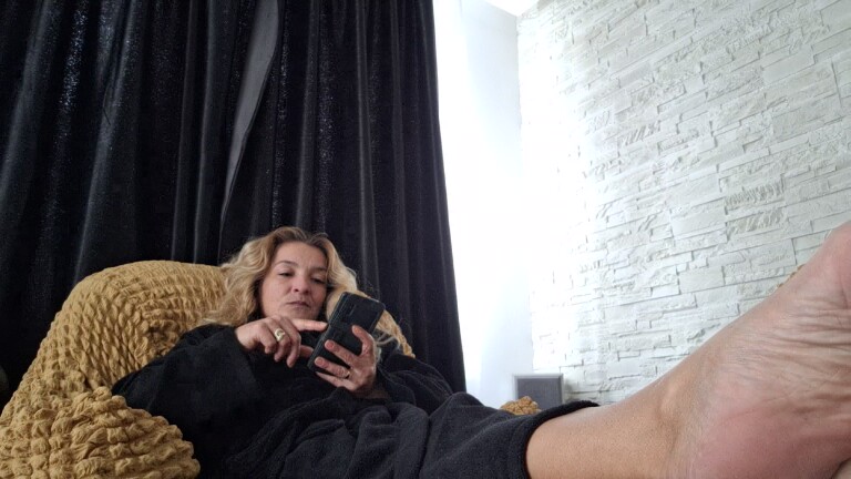 queenfeetMaria's Streamate show and profile