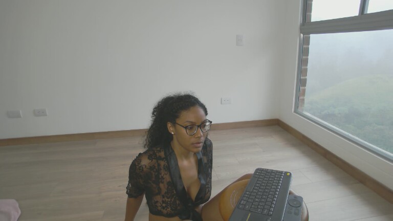 GiselleLaurens's Streamate show and profile