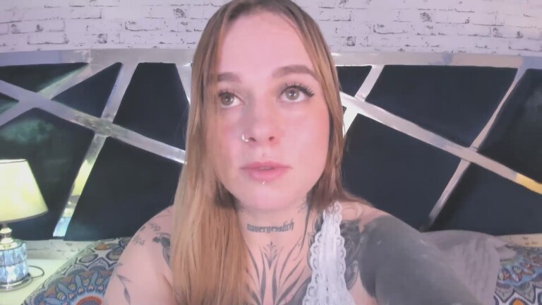 IzzChell's Streamate show and profile