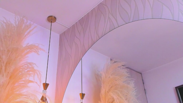 SaraDiesss's Streamate show and profile