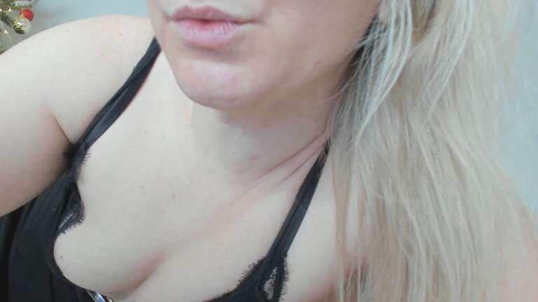 XxSweety_GirlxX's Streamate show and profile