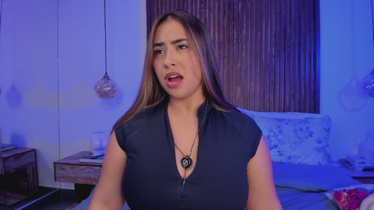 MaraMoore's Streamate show and profile