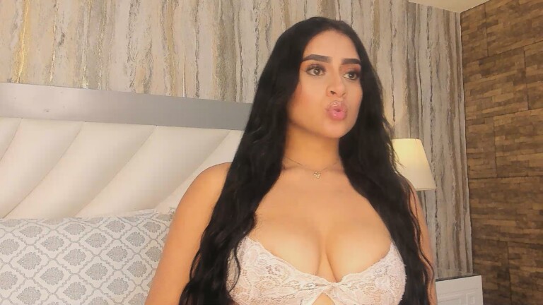 Sara_Hanniston's Streamate show and profile