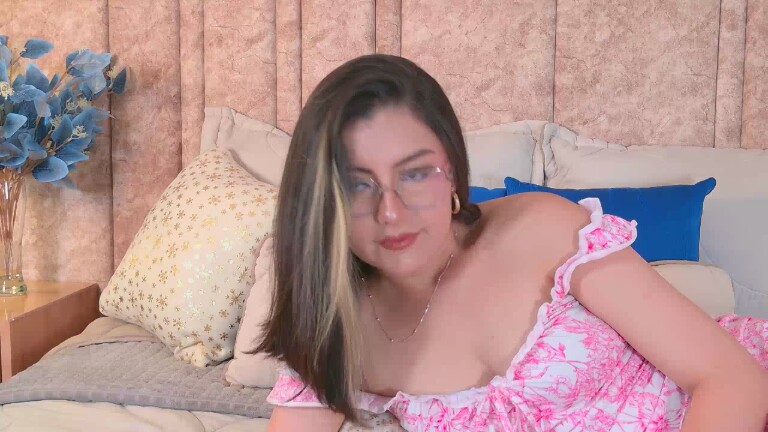 IsaRose's Streamate show and profile