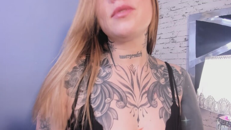 IzzChell's Streamate show and profile