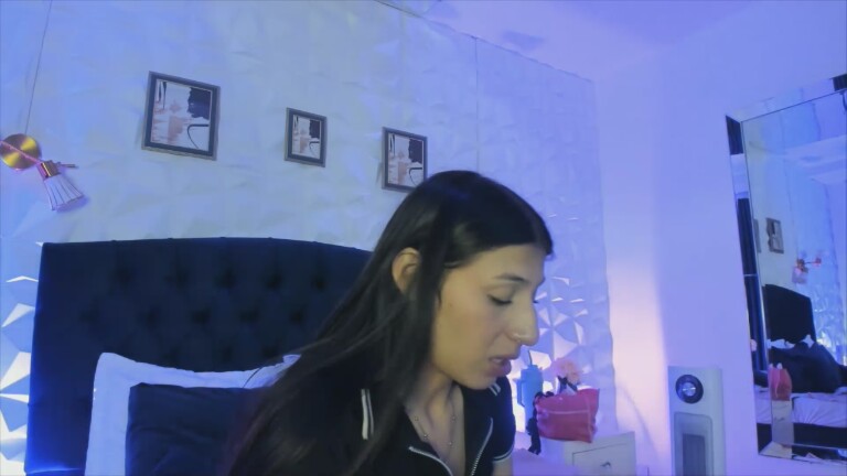 Sophie_Beaumont's Streamate show and profile