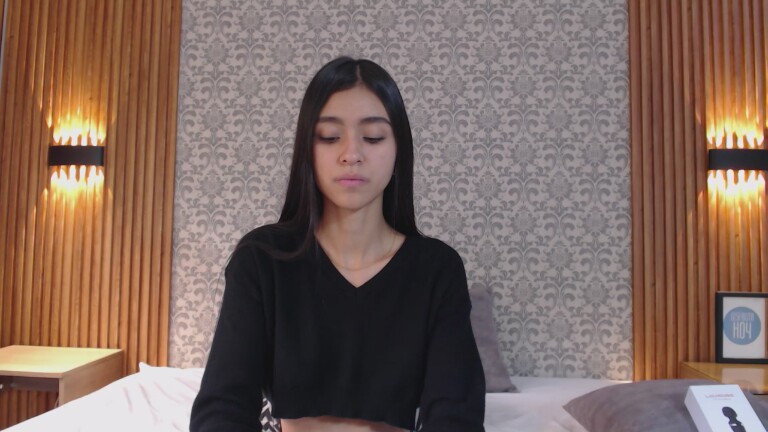 Charlotte_18's Streamate show and profile