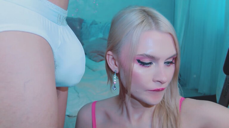 DenLina's Streamate show and profile