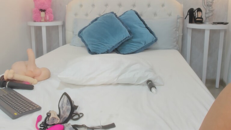 EmmilyMartinez's Streamate show and profile