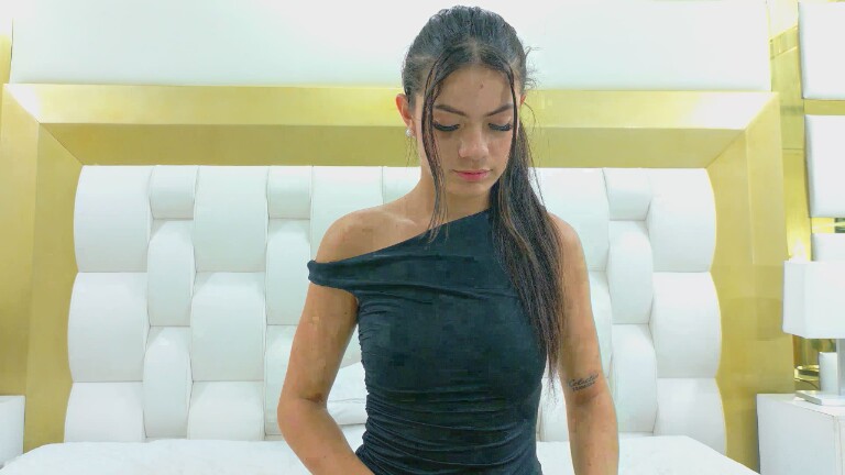 EmaMillers's Streamate show and profile