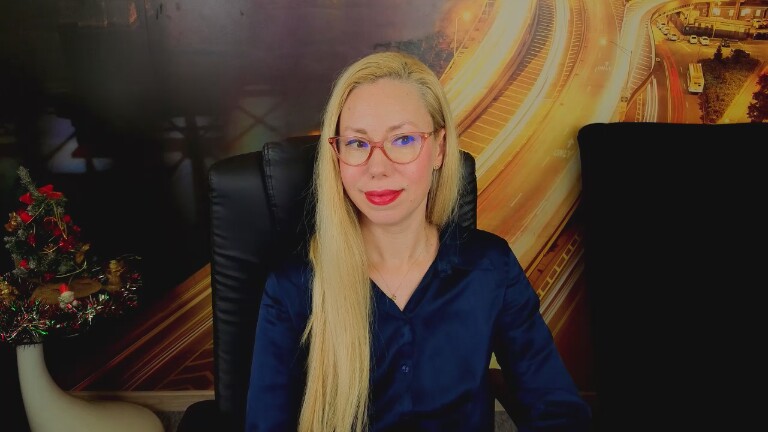 SofiaChastain's Streamate show and profile