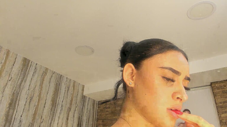 Sara_Hanniston's Streamate show and profile