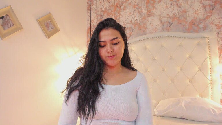 SaharaLyn's Streamate show and profile