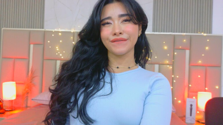 RoxyLyne's Streamate show and profile