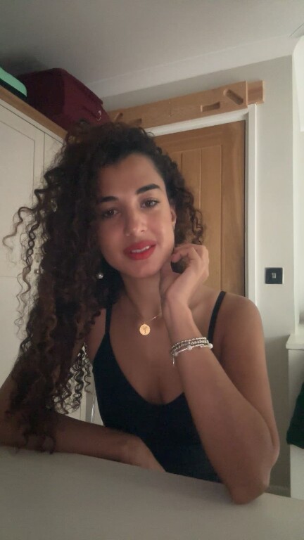 MissMilano_xo's Streamate show and profile
