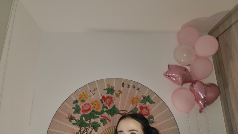 SweetSara33's Streamate show and profile