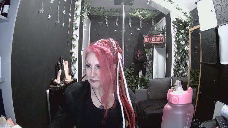 SkySparks's Streamate show and profile