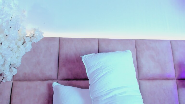 Karol_Mejia's Streamate show and profile