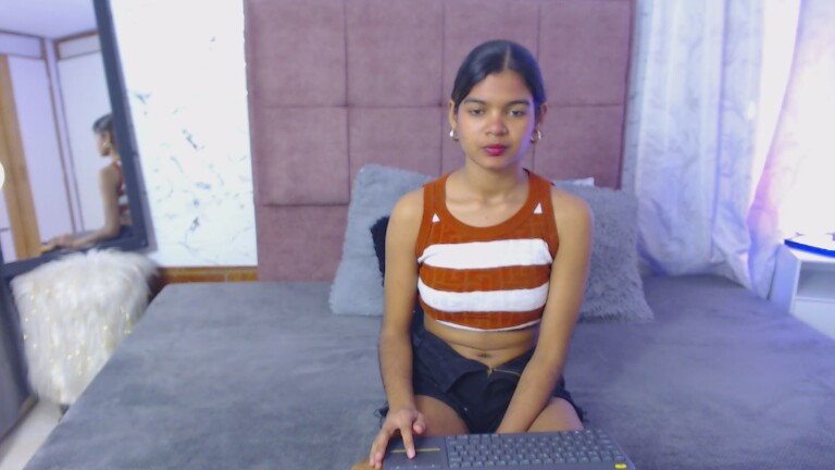 Daniela_Lunax's Streamate show and profile