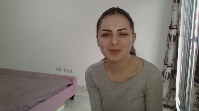 EMYILIA's Streamate show and profile