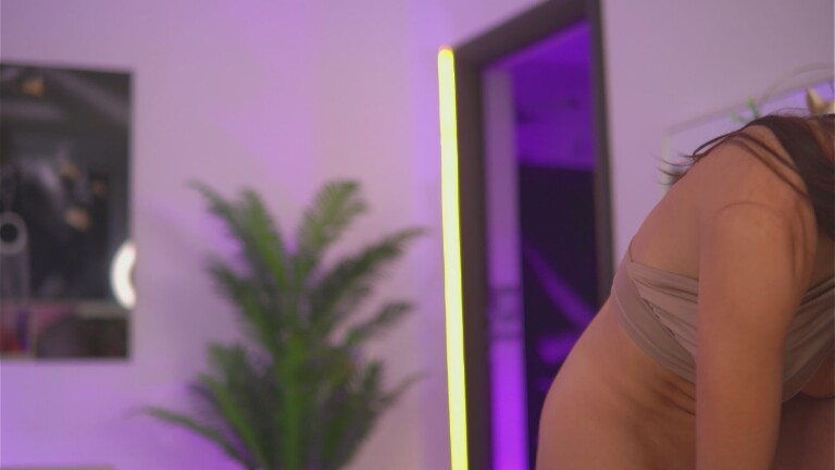 EllaaMayers's Streamate show and profile