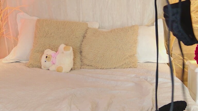 YaraDavis's Streamate show and profile