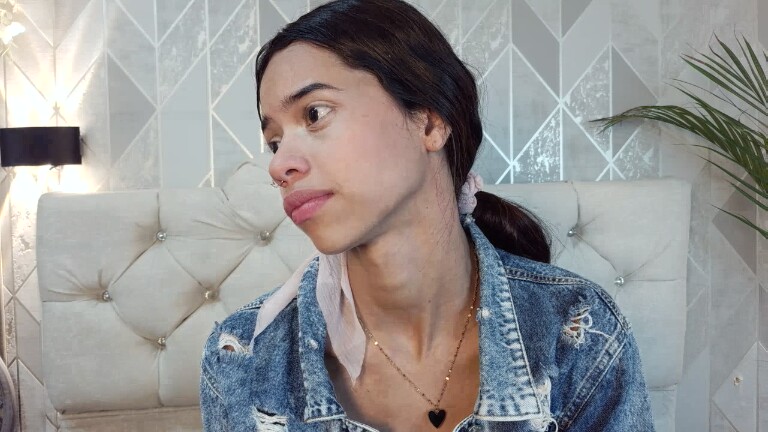 Lia_Bloom's Streamate show and profile