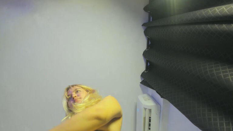 SkyLumen's Streamate show and profile