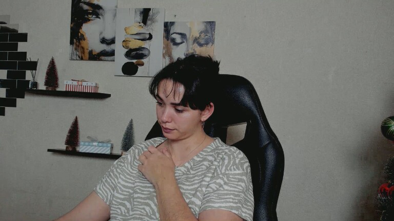 GlamNova's Streamate show and profile