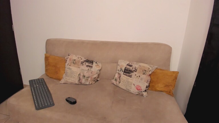 AliceeSecret's Streamate show and profile