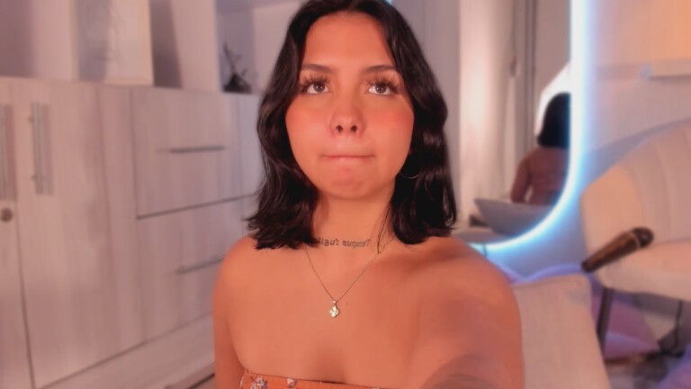 Shehell's Streamate show and profile