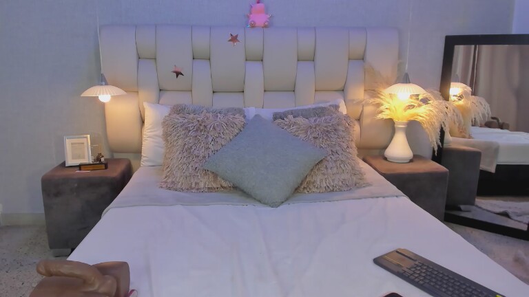 EmmaPrinncess's Streamate show and profile