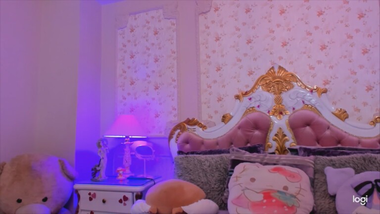 JuneEvanss's Streamate show and profile