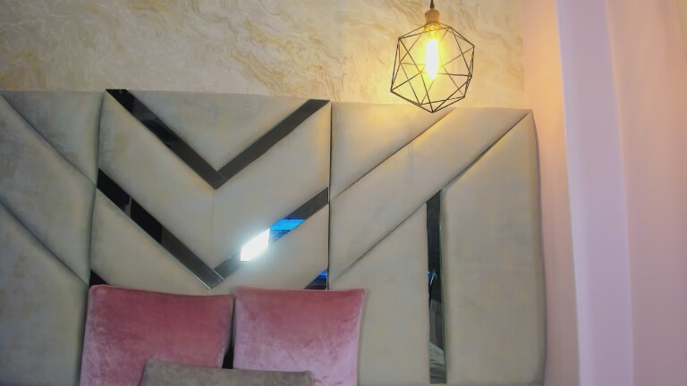 Sara_Sanchezz's Streamate show and profile