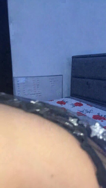 HollyJhonson's Streamate show and profile