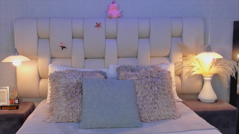 EmmaPrinncess's Streamate show and profile