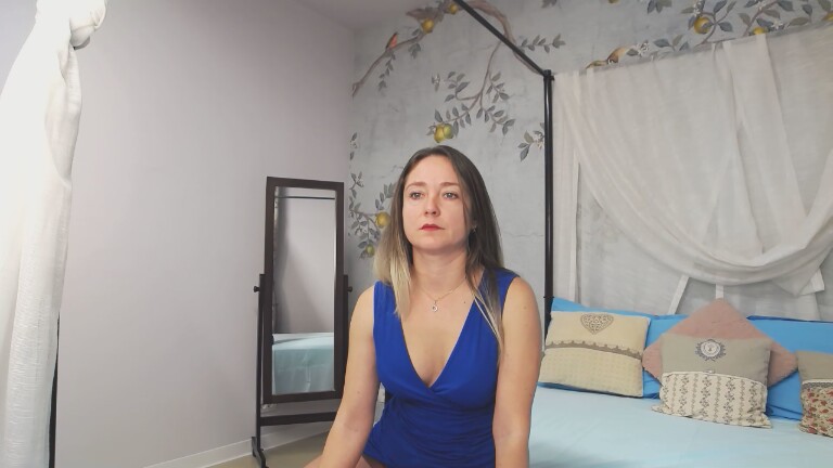 BELLAAH's Streamate show and profile