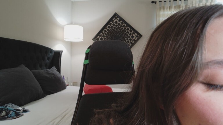 LuciaKing's Streamate show and profile