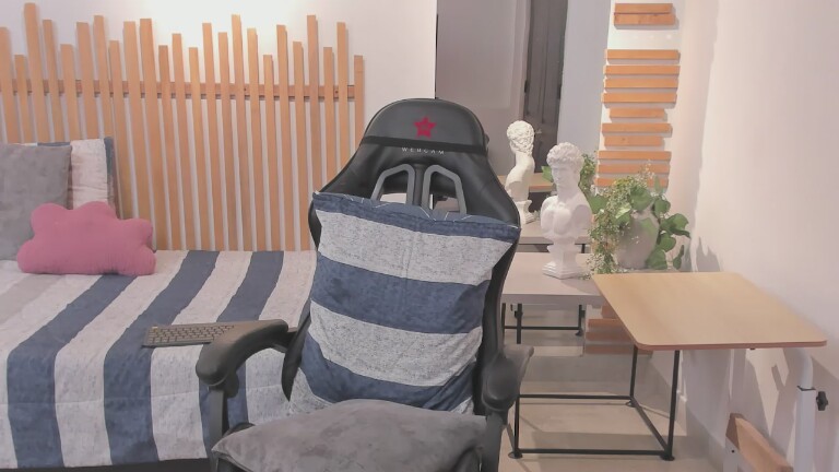 KristensClark's Streamate show and profile