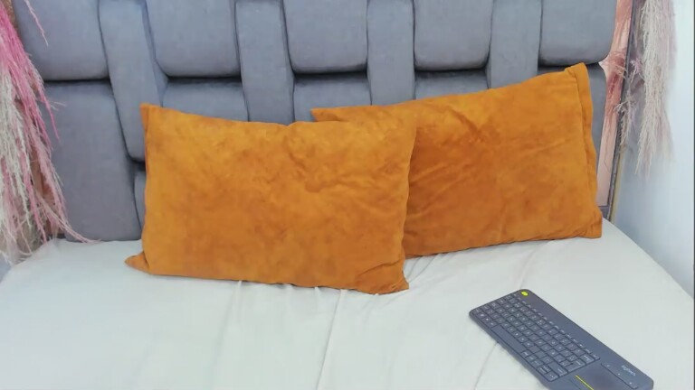 GABYHANK's Streamate show and profile