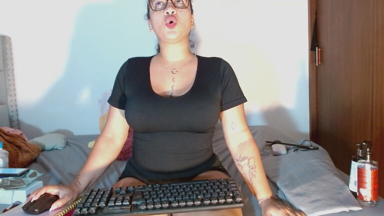 Celene_Ortiz's Streamate show and profile