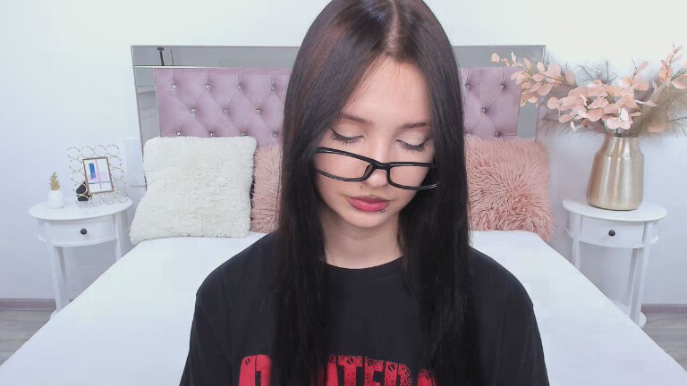 Crelly's Streamate show and profile